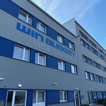 Winbudget "Bed&Breakfast" Wiener Neustadt Exteriör bild