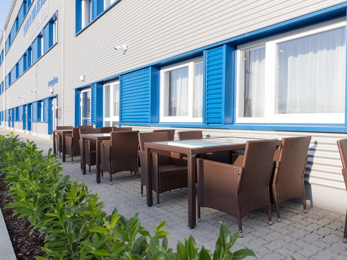 Winbudget "Bed&Breakfast" Wiener Neustadt Exteriör bild