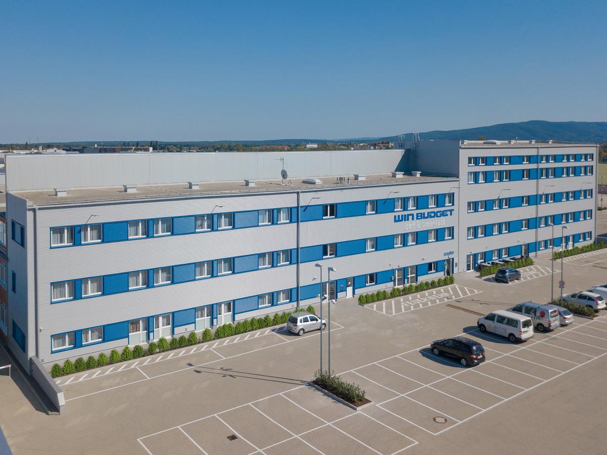 Winbudget "Bed&Breakfast" Wiener Neustadt Exteriör bild