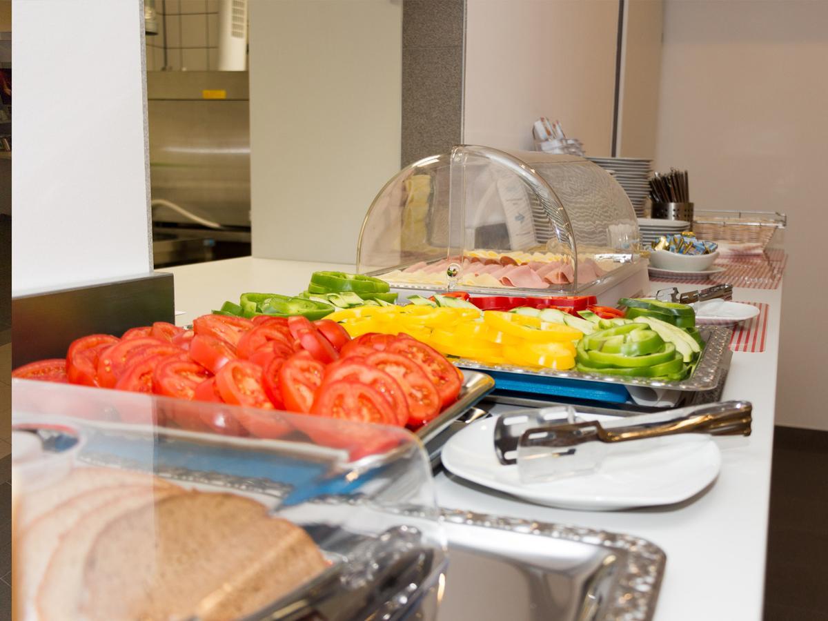 Winbudget "Bed&Breakfast" Wiener Neustadt Exteriör bild